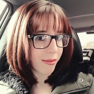 Meet your Posher, Casey